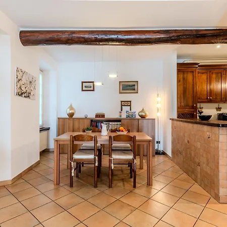 Lungolago By Interhome