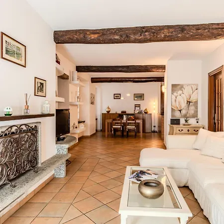 Διαμέρισμα Lungolago By Interhome