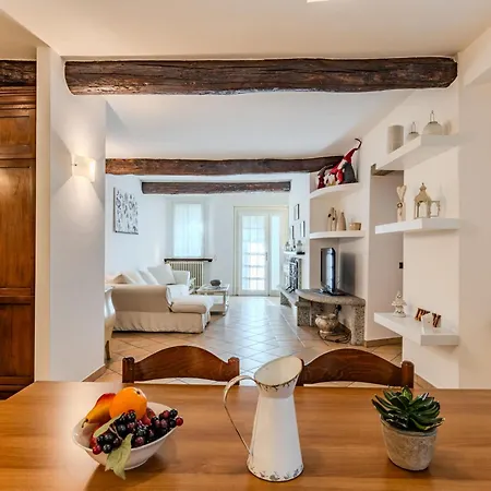 Διαμέρισμα Lungolago By Interhome